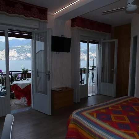 Casa Alessandra 2* 马尔切西内