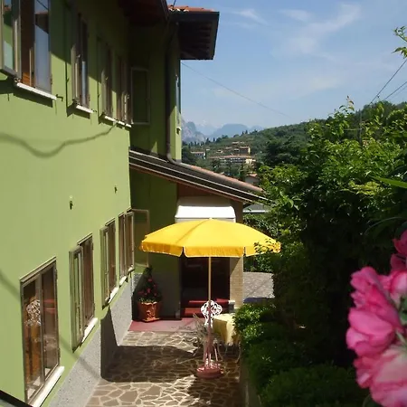 Casa Alessandra 호텔 2*